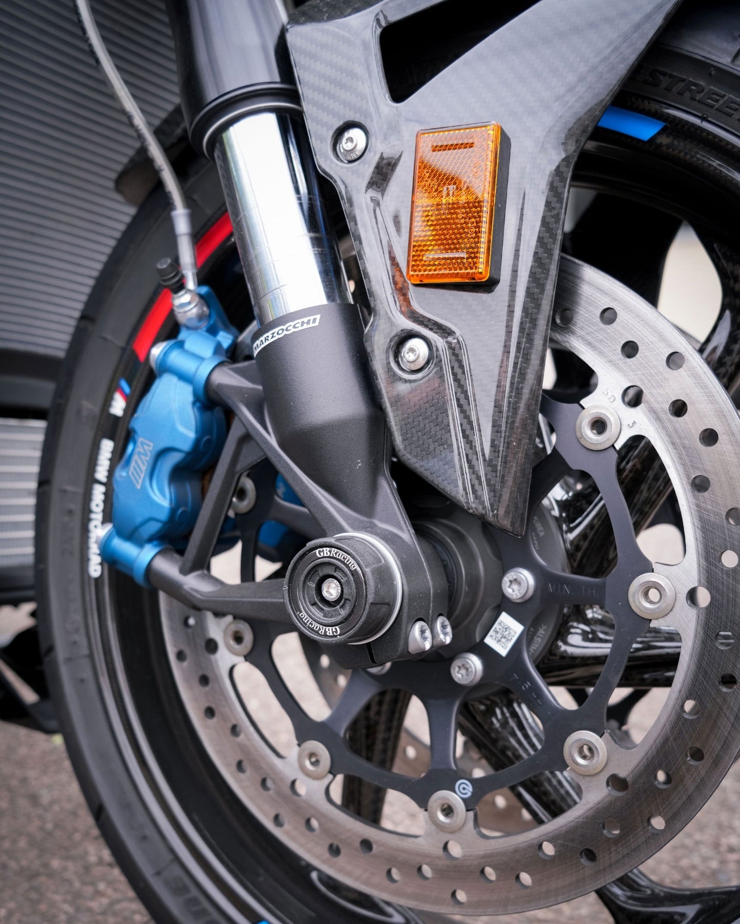 BMW S1000RR / S1000RR-R / M1000RR 2019–2025 GBRacing Spindle Protector