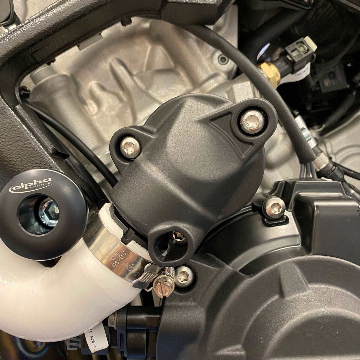EC-M1000RR-2025-5-GBR GBRacing Engine Protection 