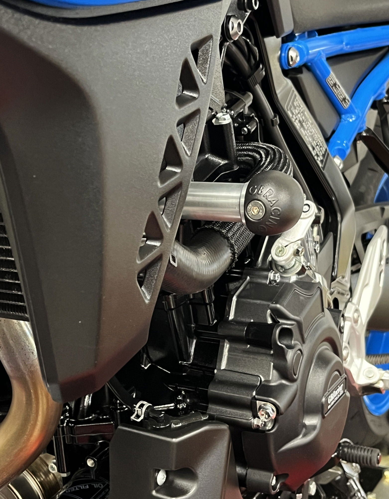 FS-GSX-8S-M3-LHS-S GBRacing Bullet Frame Sliders