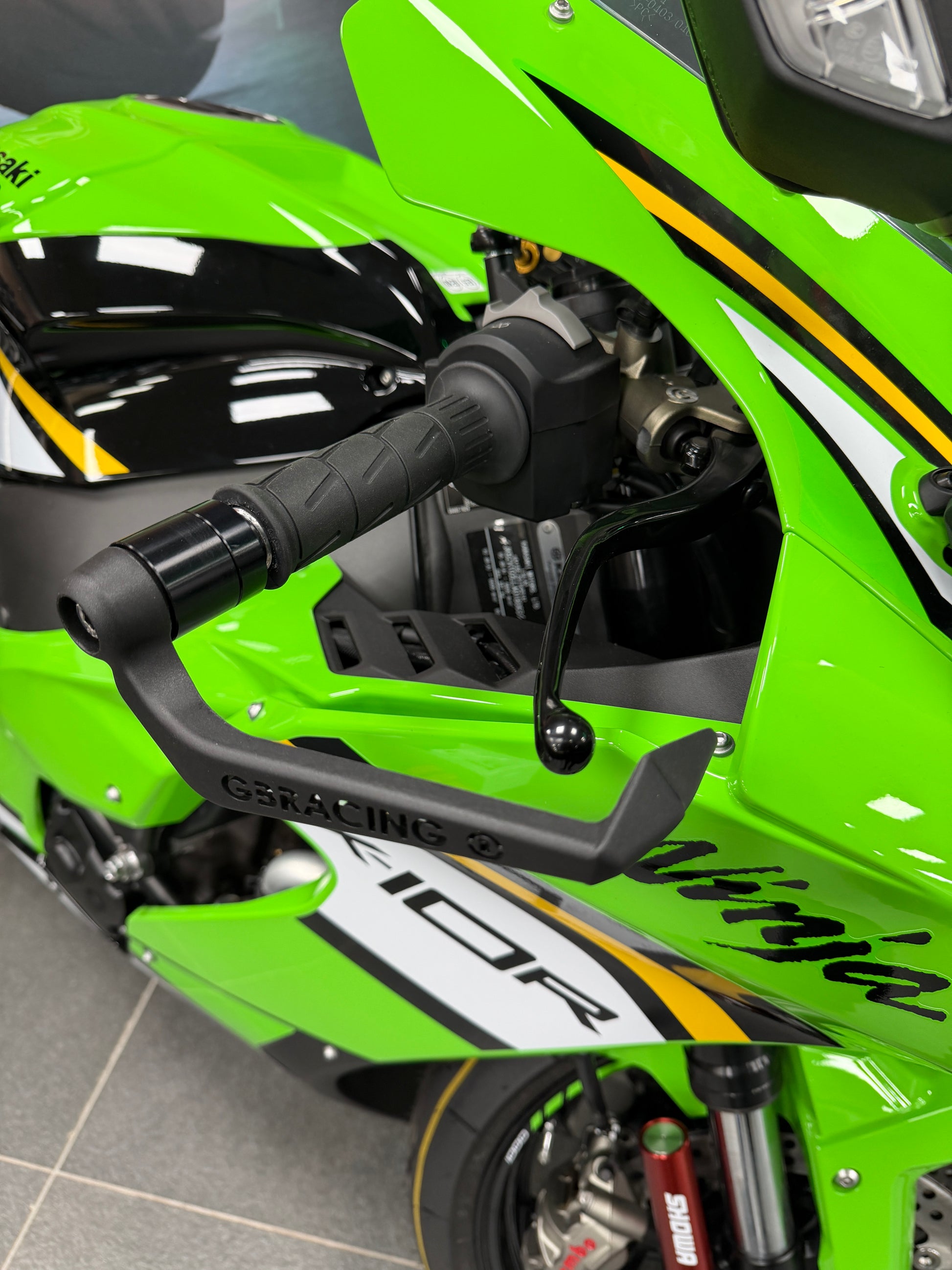 Kawasaki ZX10-2025 Brake lever guard