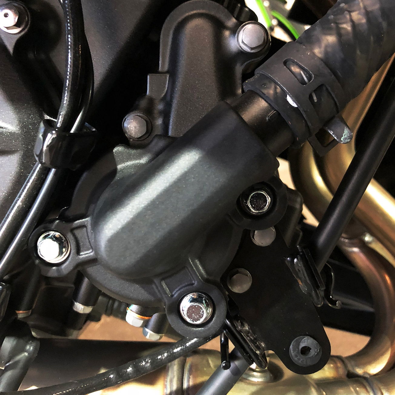 GBRacing Engine Protection Water Pump Cover Kawasaki Ninja 400 2018