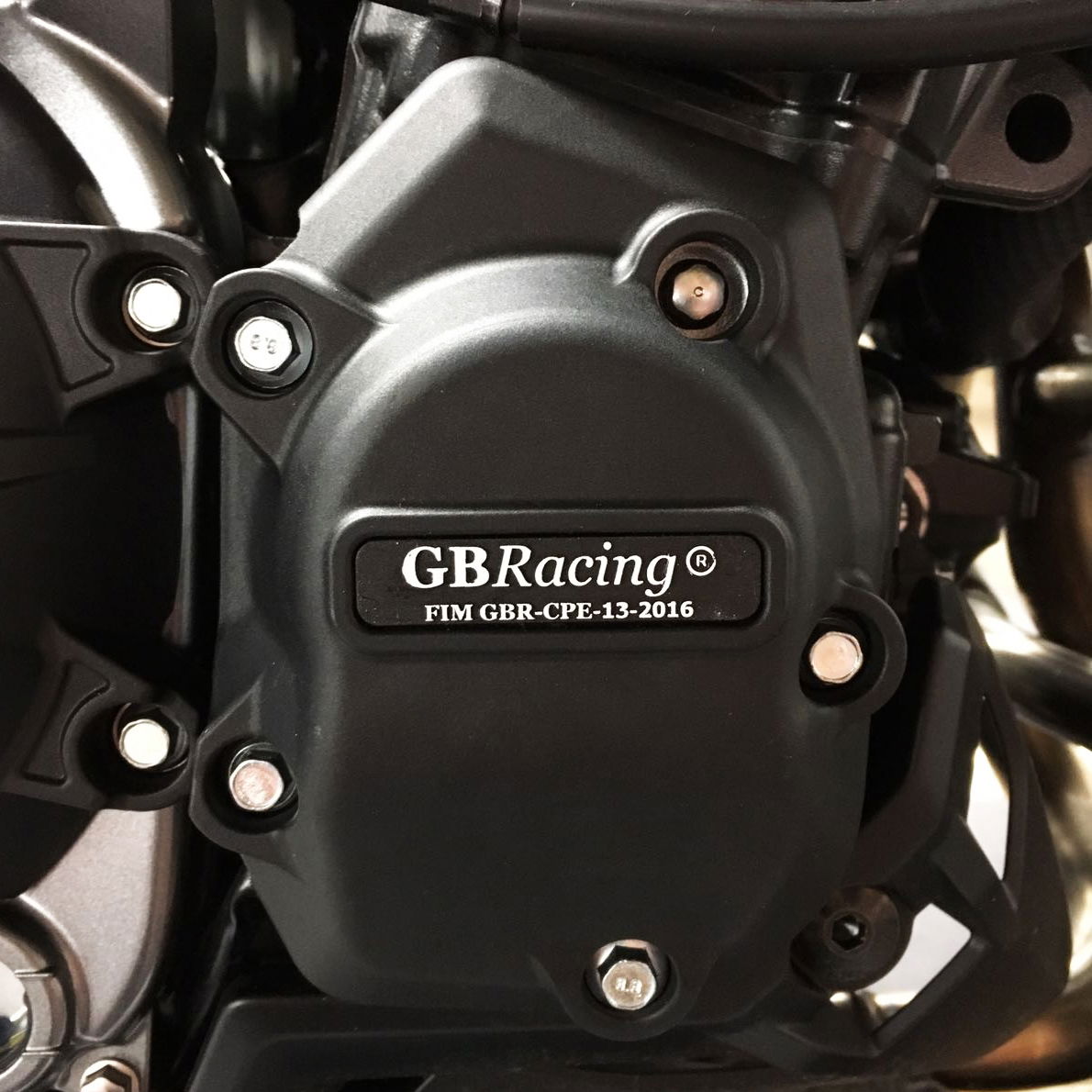 GBRacing Engine Protection Pulse Cover Kawasaki Z900 2017